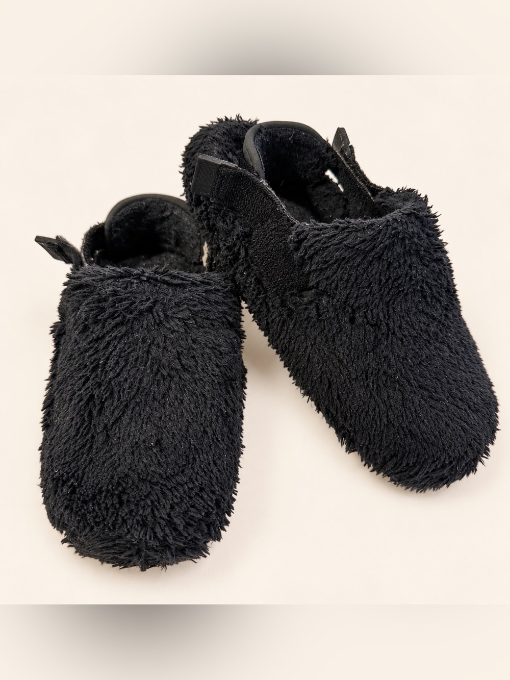 Women’s Nike Calm Black Fur Mules / Slip on Shoes / Size 7 / Adjustable strap